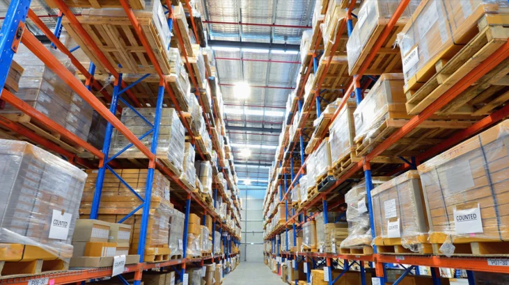 Stok Fazlalığı (Overstock) Nedir? İşletmeler İçin Görünmeyen Maliyet ve Etkin Yönetim Stratejileri